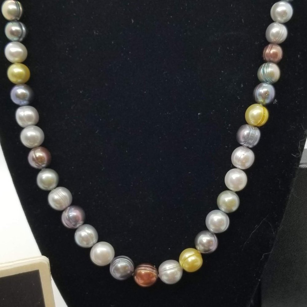 Cultured Pearl Necklace - Picture 6 of 7